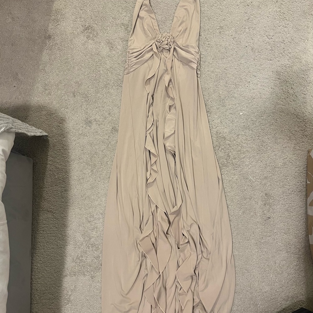 Weworewhat Elegant Cream Halter Maxi Dress